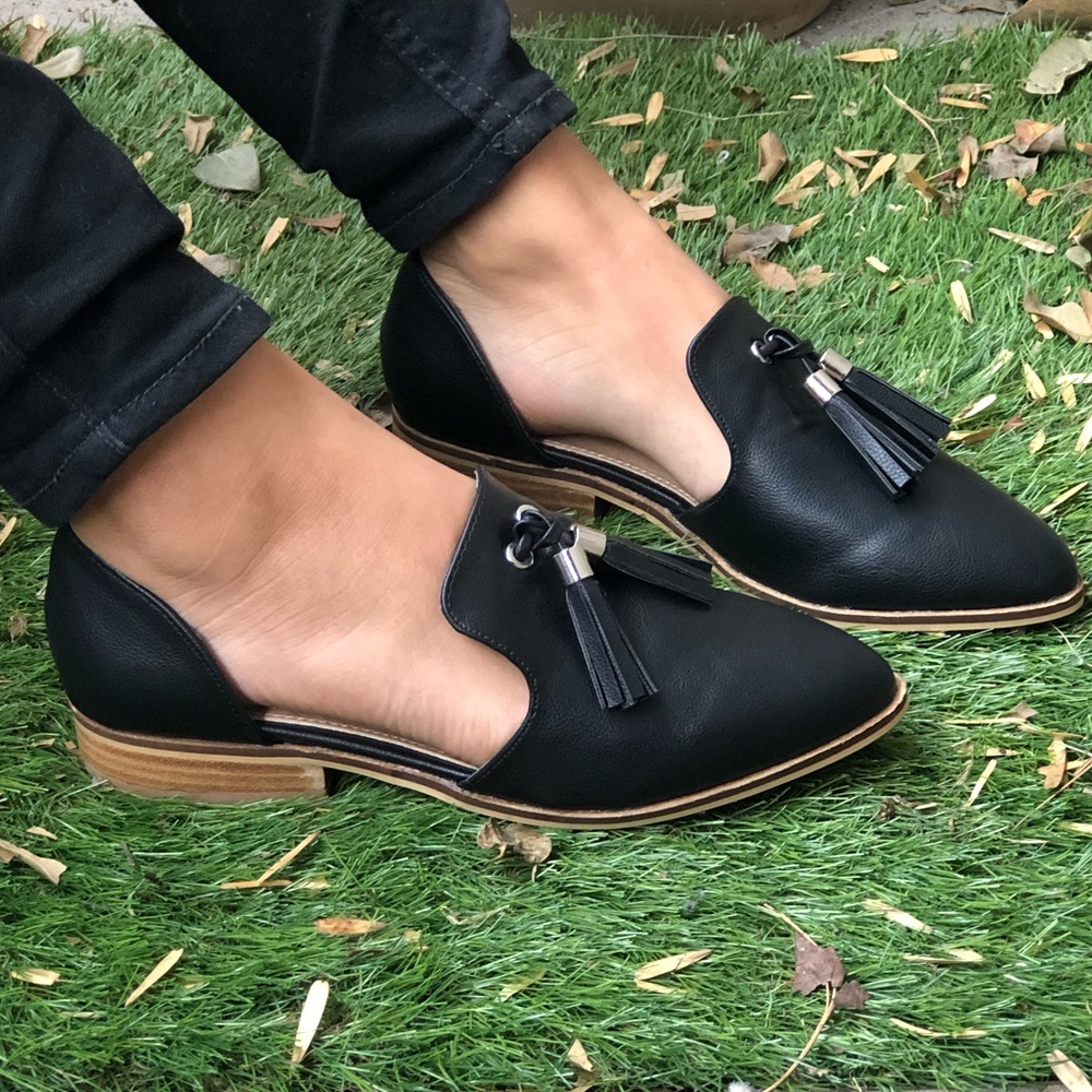 High Quality Vegan Leather Pointed Tassel Flats